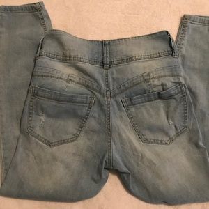 Juniors Blue Spice Butt Lifter Distressed Ankle Jeans